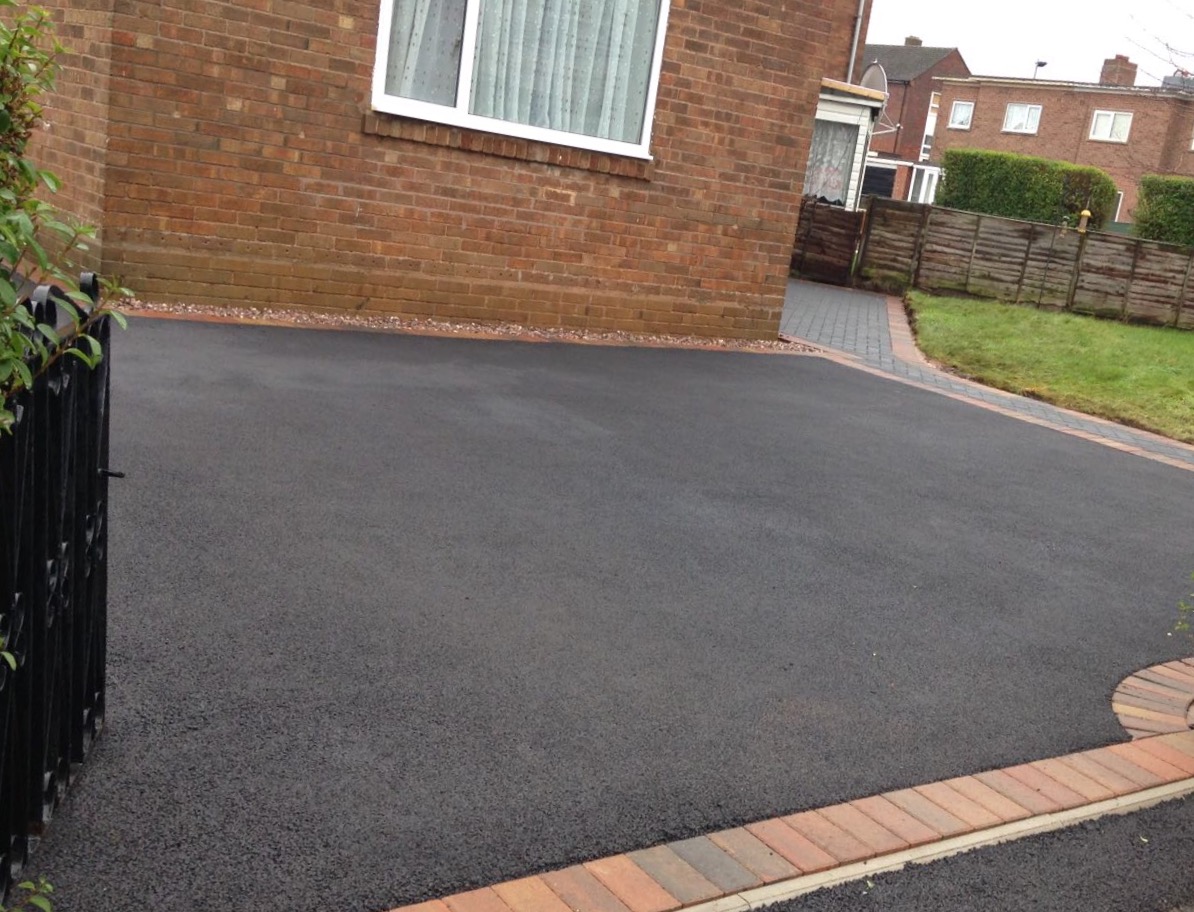 The Telford Driveway Company Ltd install tarmacadam driveways & paths